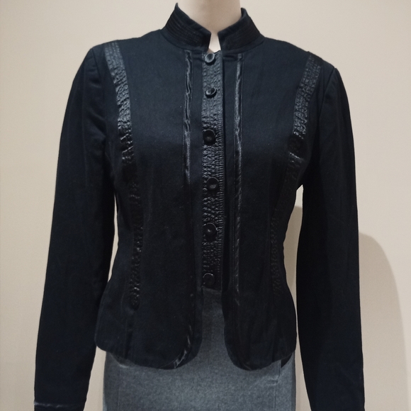 La Classe Couture Women's Dressing Black Blazer - Picture 7 of 16